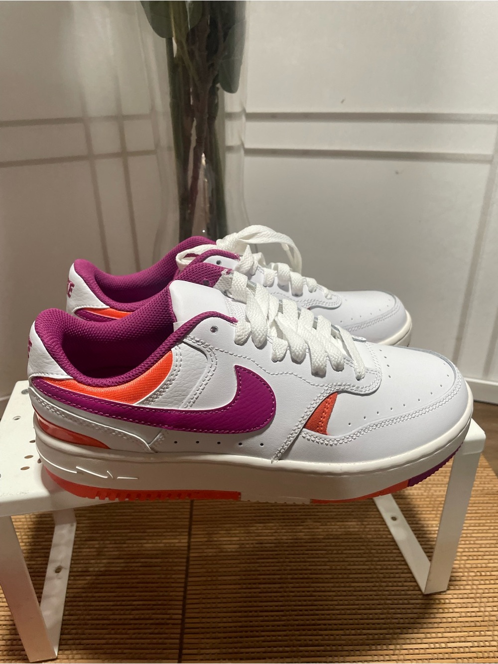 NEW! Nike Women’s Gamma Force White Hot Fuchsia Wild Mango Sneaker Size 7